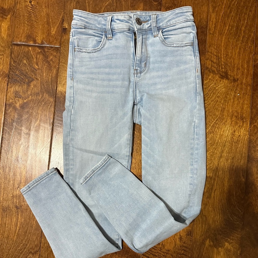 American Eagle Outfitters Light Wash Skinny Jeans